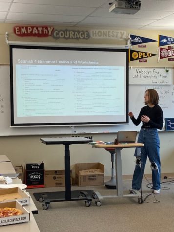 Silver Creek student and ISA leader, Autumn Hall presenting her Spanish lesson for Lizze Neil’s class.