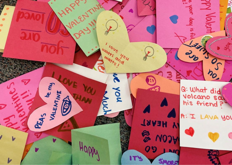 Valentines+Day+notes+were+written+to+kids+at+Children%E2%80%99s+Hospital+to+give+them+encouragement+and+to+spread+positivity.