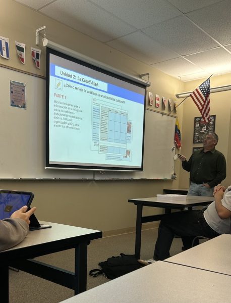Jeffrey Fredman teaching his Spanish 4 class.